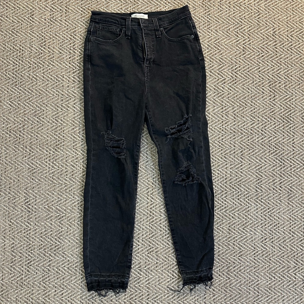 High wasted mom jeans with distressed look
